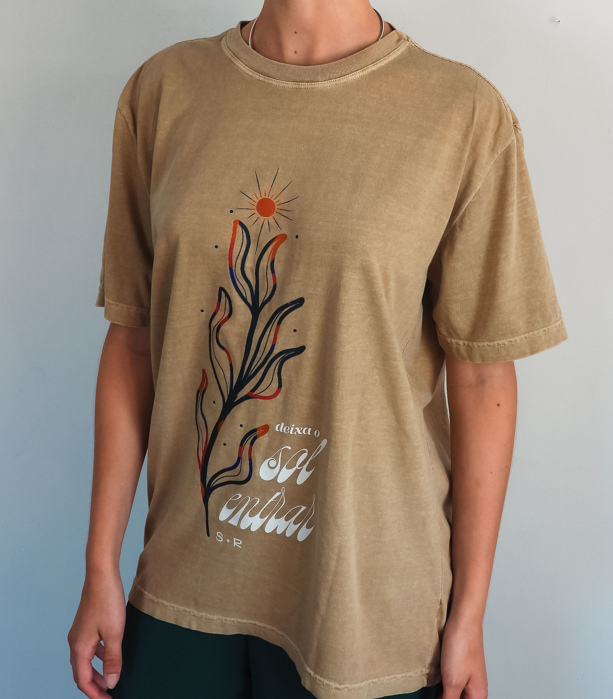 Camiseta Estampa "Deixa o sol entrar"