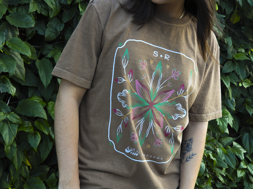 Camiseta Estampada "Arte Transforma"