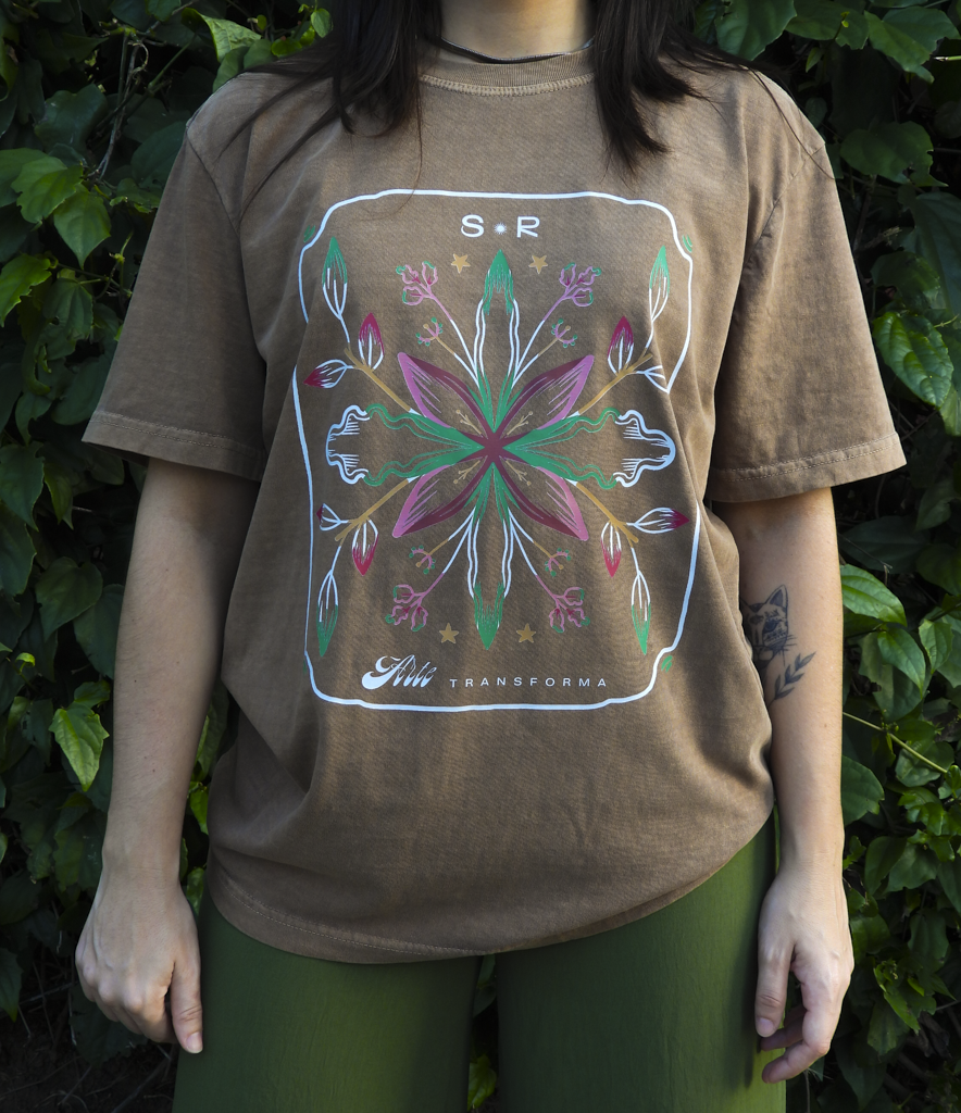 Camiseta Estampada "Arte Transforma"